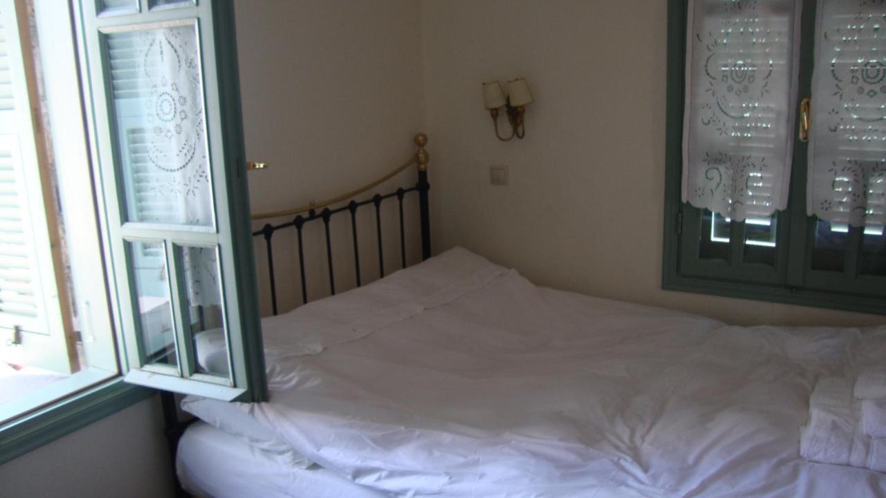 Oikia Alexandrou Traditional Inn Arnaía Oda fotoğraf
