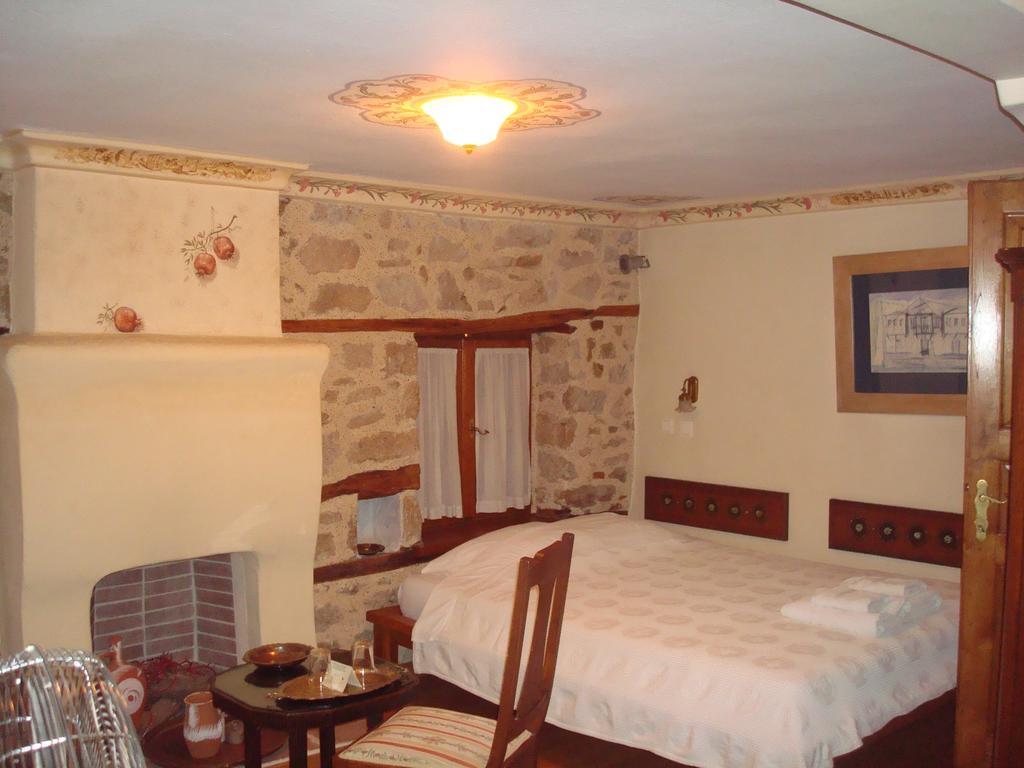 Oikia Alexandrou Traditional Inn Arnaía Dış mekan fotoğraf