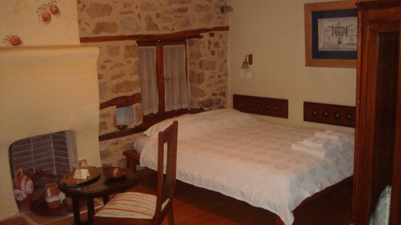 Oikia Alexandrou Traditional Inn Arnaía Dış mekan fotoğraf